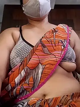 Snapshot of Tamil_Sivani chatting on 03/18/26, 08:06 Tamil Sivani online show from 03/18/26, 08:06