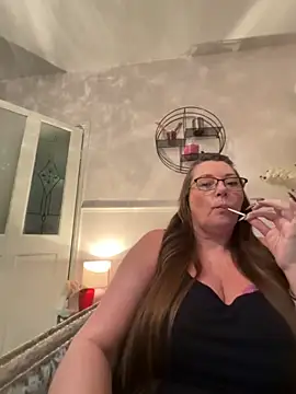 Snapshot of BuxomKitty_BBW chatting on 04/02/26, 06:38 BuxomKitty BBW online show from 04/02/26, 06:38