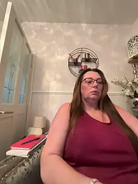 Snapshot of BuxomKitty_BBW chatting on 04/09/26, 06:24 BuxomKitty BBW online show from 04/09/26, 06:24