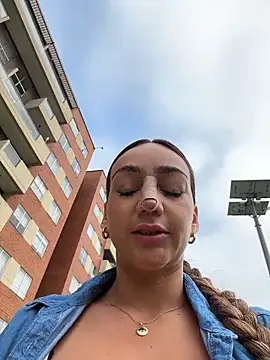 Snapshot of Ninabigtitied chatting on 04/14/26, 12:22 Ninabigtitied online show from 04/14/26, 12:22