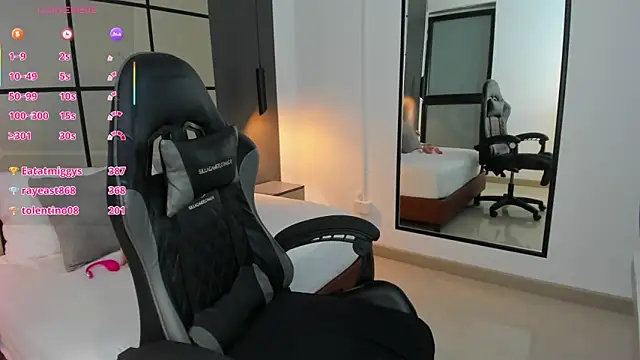 Snapshot of dana_daree chatting on 11/15/25, 08:11 dana daree online show from 11/15/25, 08:11