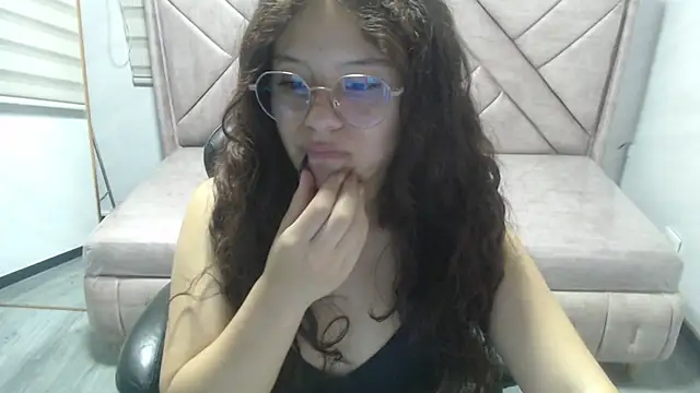 Velvet Moon V online show from 03/03/26, 07:42