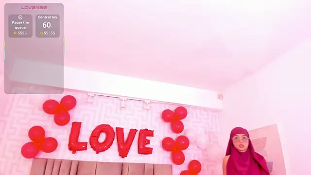 naishaa  online show from 02/14/26, 06:37