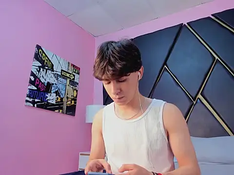 RoberthAlv online show from 02/10/26, 01:37