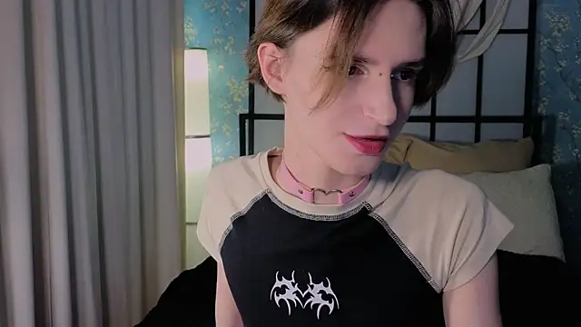 madi snow online show from 10/30/25, 01:01