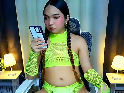 Snapshot of ihadeputa chatting on 12/05/25, 06:33 ihadeputa online show from 12/05/25, 06:33