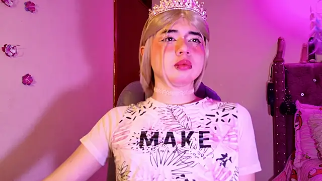 Snapshot of SaKuryTa_9 chatting on 09/15/25, 02:39 SaKuryTa 9 online show from 09/15/25, 02:39