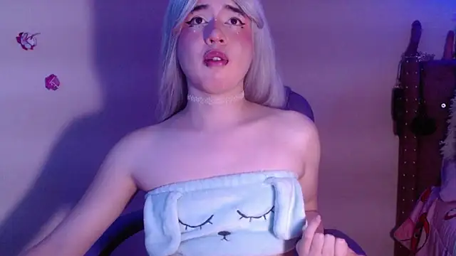 Snapshot of SaKuryTa_9 chatting on 09/17/25, 03:03 SaKuryTa 9 online show from 09/17/25, 03:03