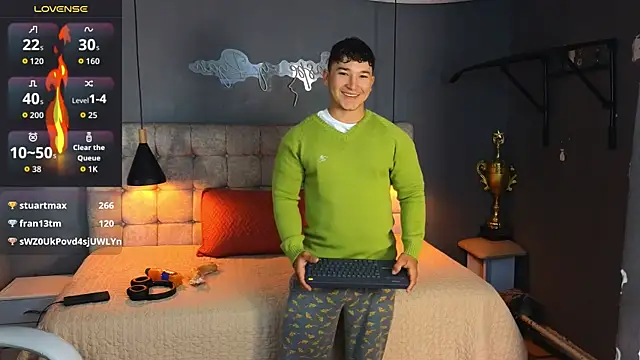 Horny nick18 online show from 10/21/25, 09:10