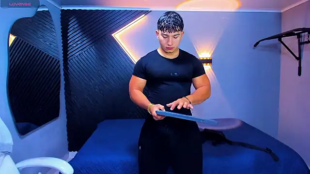 Horny nick18 online show from 03/11/26, 11:05