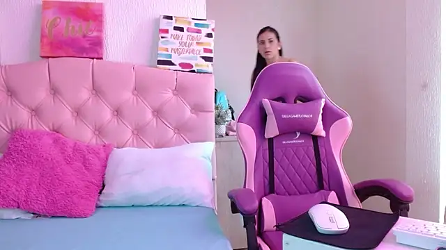 Charlote lowen online show from 09/10/25, 11:54