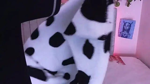 Snapshot of katalinathxandbritney1 chatting on 09/13/25, 09:58 katalinathxandbritney1 online show from 09/13/25, 09:58