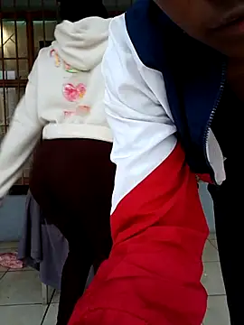 SweetHoney21  online show from 12/14/25, 04:56