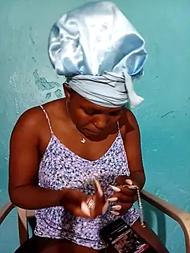 SweetHoney21  online show from 12/21/25, 08:10