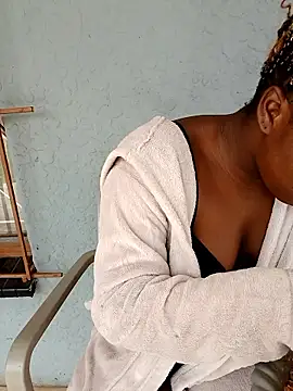 SweetHoney21  online show from 01/19/26, 11:03