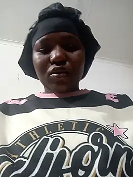SweetHoney21  online show from 07/24/26, 06:00