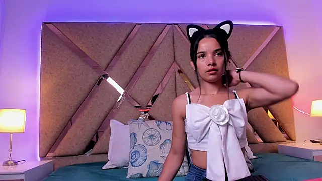 BelhaLawuo online show from 12/22/25, 07:44