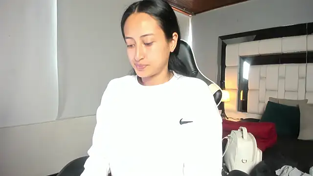 Snapshot of Adhara7 chatting on 11/03/25, 07:48 Adhara7 online show from 11/03/25, 07:48