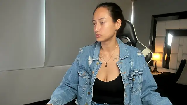 Snapshot of Adhara7 chatting on 12/03/25, 07:23 Adhara7 online show from 12/03/25, 07:23