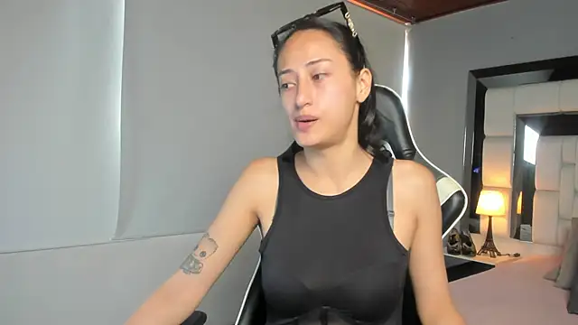 Snapshot of Adhara7 chatting on 12/15/25, 08:24 Adhara7 online show from 12/15/25, 08:24