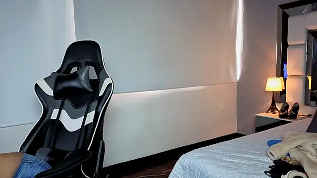 Adhara7 online show from 02/02/26, 07:56