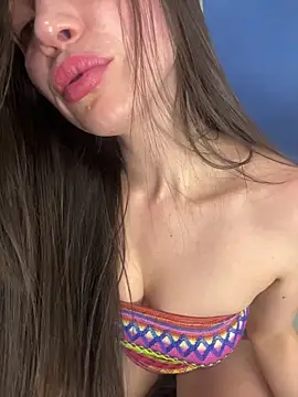 karinasantos  online show from 02/19/26, 11:06