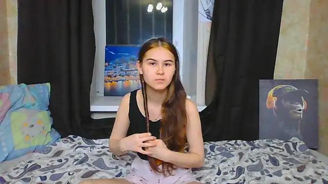 Snapshot of litle_owl chatting on 09/25/25, 04:32 litle owl online show from 09/25/25, 04:32