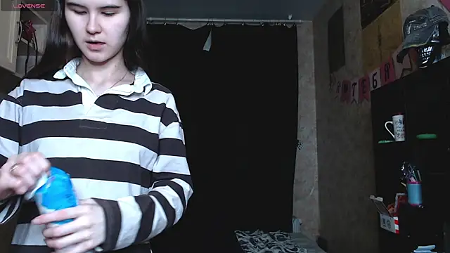 Snapshot of litle_owl chatting on 10/03/25, 06:49 litle owl online show from 10/03/25, 06:49