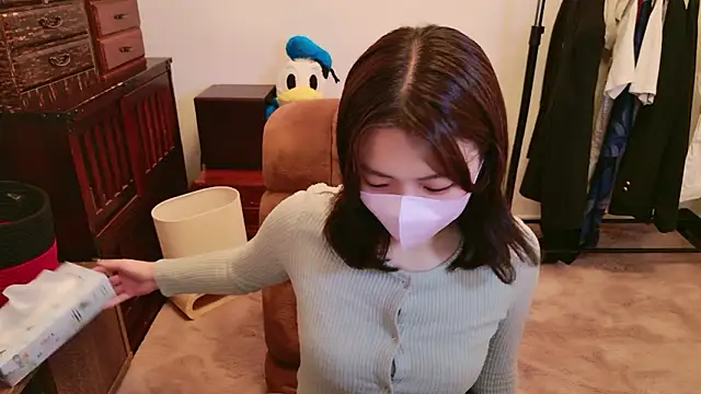 Snapshot of Fuwa_chan chatting on 10/10/25, 04:44 Fuwa chan online show from 10/10/25, 04:44