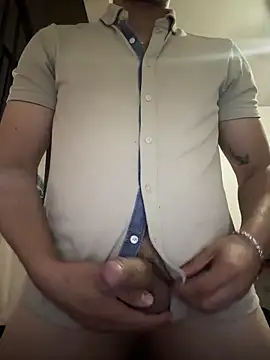 Snapshot of acmello83 chatting on 04/12/26, 05:51 acmello83 online show from 04/12/26, 05:51