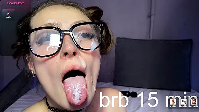 Snapshot of cutemilana_sexwife chatting on 02/01/26, 02:26 cutemilana sexwife online show from 02/01/26, 02:26