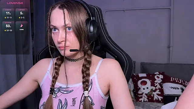 Snapshot of cutemilana_sexwife chatting on 02/07/26, 08:56 cutemilana sexwife online show from 02/07/26, 08:56