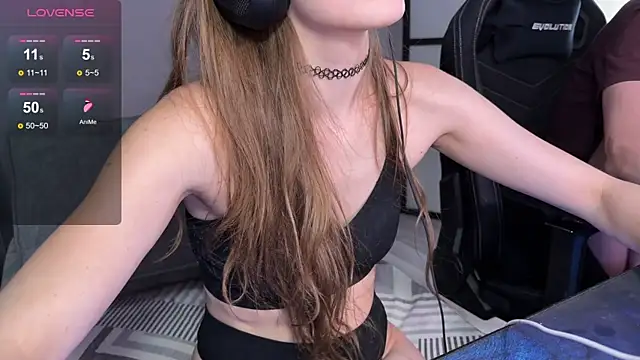 Snapshot of cutemilana_sexwife chatting on 04/01/26, 11:11 cutemilana sexwife online show from 04/01/26, 11:11