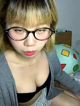 Snapshot of zhaomosheng125216 chatting on 09/11/25, 11:16 zhaomosheng125216 online show from 09/11/25, 11:16