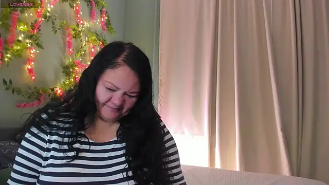 Snapshot of sandra_jackson chatting on 10/02/25, 02:51 sandra jackson online show from 10/02/25, 02:51