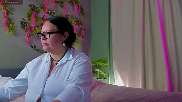 Snapshot of sandra_jackson chatting on 11/07/25, 02:55 sandra jackson online show from 11/07/25, 02:55