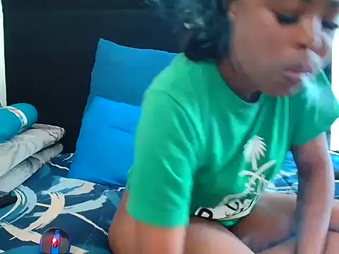 Snapshot of CreamySexyPussy chatting on 10/07/25, 09:06 CreamySexyPussy online show from 10/07/25, 09:06