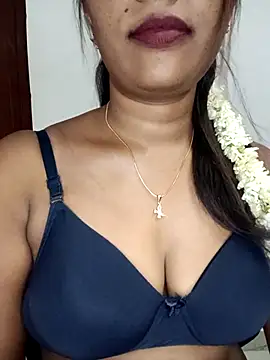 Snapshot of Tamil_kavinila chatting on 04/28/26, 06:07 Tamil kavinila online show from 04/28/26, 06:07