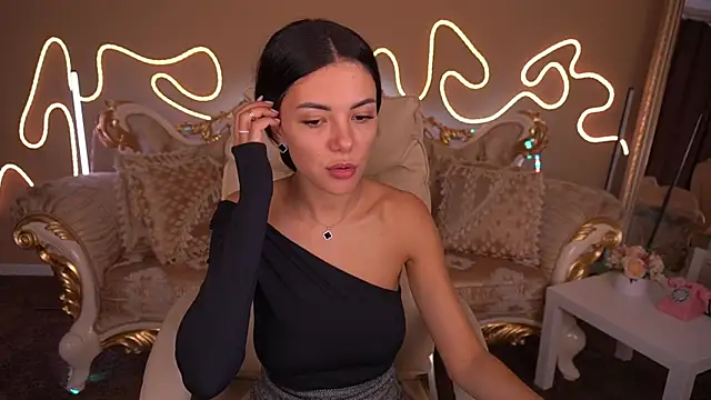 Snapshot of OnlyXxandra chatting on 10/11/25, 12:58 OnlyXxandra online show from 10/11/25, 12:58