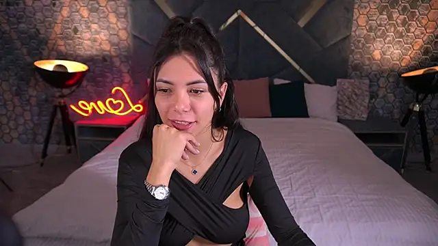 Snapshot of OnlyXxandra chatting on 10/18/25, 01:34 OnlyXxandra online show from 10/18/25, 01:34