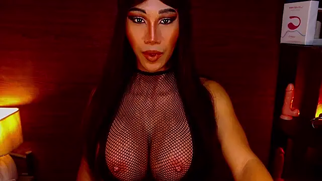 Snapshot of JayeTan chatting on 10/03/25, 11:51 JayeTan online show from 10/03/25, 11:51