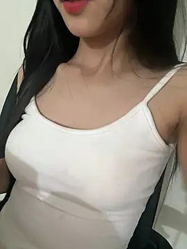 Snapshot of Desi_sara chatting on 04/11/26, 03:27 Desi sara online show from 04/11/26, 03:27