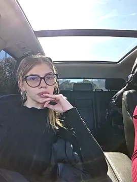 Snapshot of Couplexxx10@xh chatting on 10/19/25, 09:32 Couplexxx10xh online show from 10/19/25, 09:32