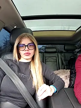 Snapshot of Couplexxx10@xh chatting on 11/17/25, 08:42 Couplexxx10xh online show from 11/17/25, 08:42