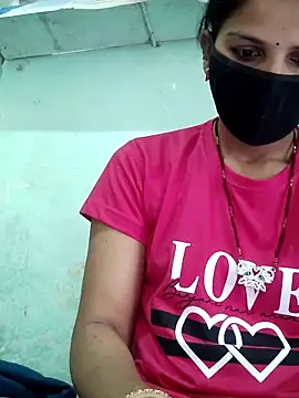 poojam93 online show from 09/18/25, 02:35