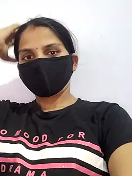 poojam93 online show from 09/28/25, 11:37