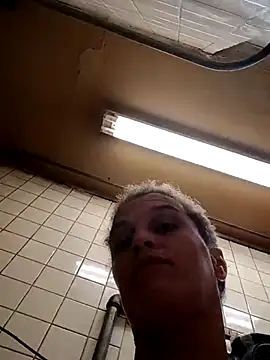 sarahkat86 online show from 01/19/26, 03:38