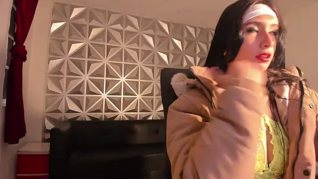 Snapshot of hellen_tease chatting on 09/15/25, 12:49 hellen tease online show from 09/15/25, 12:49