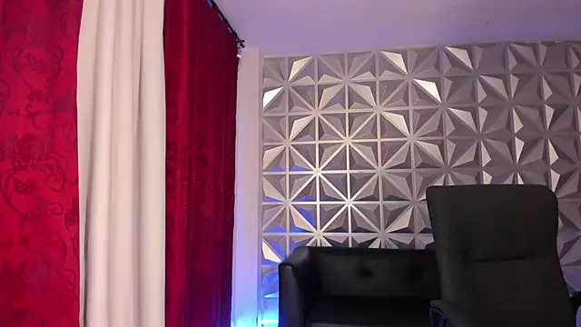 Snapshot of hellen_tease chatting on 09/23/25, 12:30 hellen tease online show from 09/23/25, 12:30