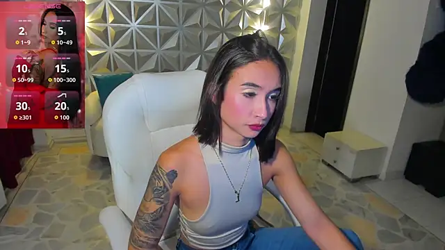 Snapshot of hellen_tease chatting on 07/06/26, 12:46 hellen tease online show from 07/06/26, 12:46